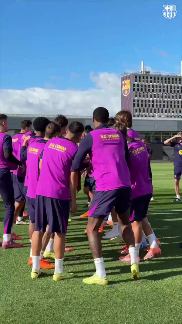 好音问！拉菲尼亚、费兰-托雷斯追溯磨真金不怕火，接管队友拍打迎接