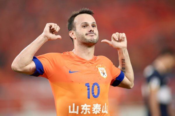 不留住吗？瓦科条约庚底到期仍未续约，本赛季轰24球5助冠绝中超