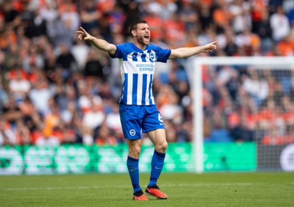 进出21岁146天！米尔纳角球助攻，是英超历史年岁差最猛进球连线