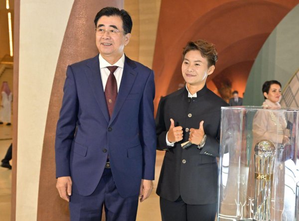 争议！王霜无缘亚洲足球姑娘，输给亚冠辖下败将，宋凯白跑了一回