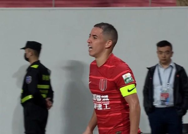 中超官方：成齐蓉城外助罗慕洛当选第27轮最好球员