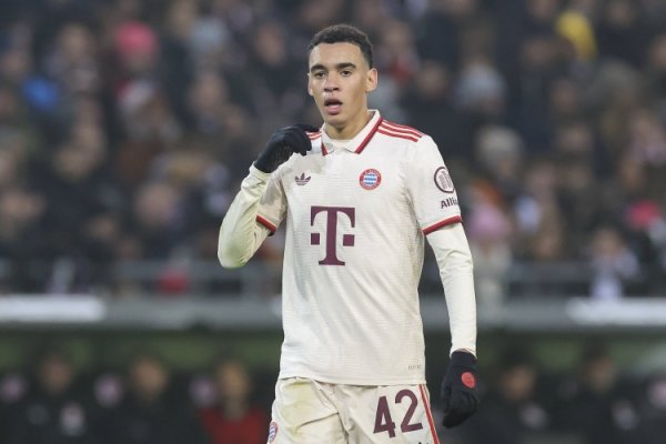 法尔克：穆西亚拉12月或来岁1月复出尚未笃定，拜仁不会施加压力