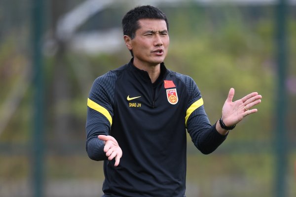 金灿荣谈邵佳一：中国足球的逾越，归根结底还得靠中国东说念主我方