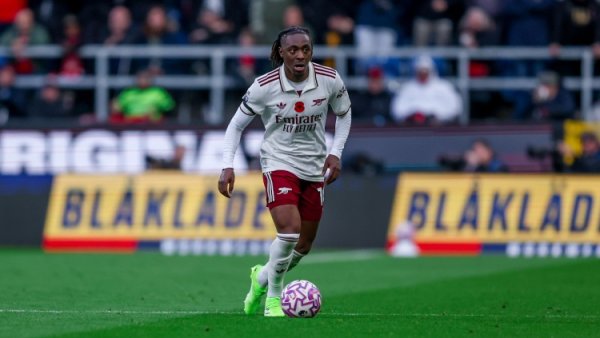 埃泽：很茂盛获取进球并匡助球队，咱们需要队内的良性竞争