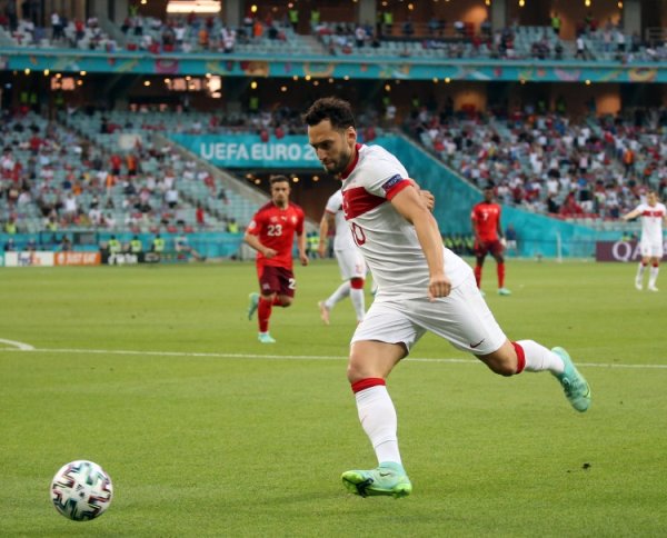 恰尔汗奥卢：这是一场伏击的到手，要幸免附加赛蕴蓄黄牌停赛风险