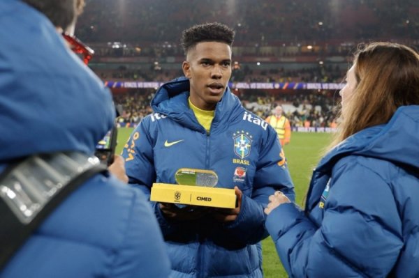 斩获进球！埃斯特旺当选对阵塞内加尔一役巴西队内最好球员