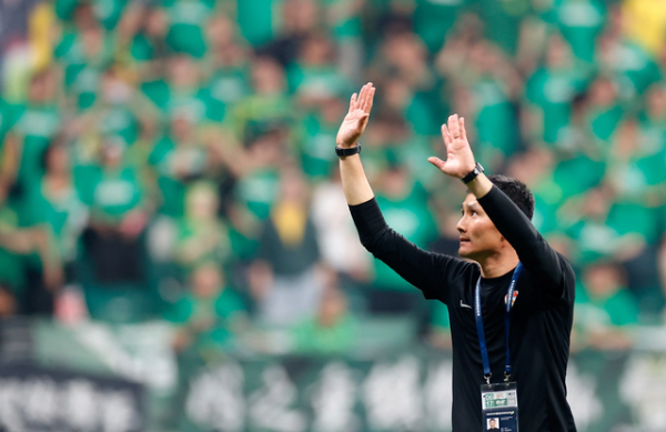 国足主帅出炉：足协为何聘请邵佳一也无谓高洪波，谜底等于两个字