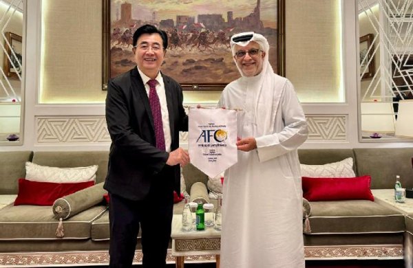 破案！邵佳一为何打败李国旭？新兵宿将探秘 杨希或挤掉申花边卫