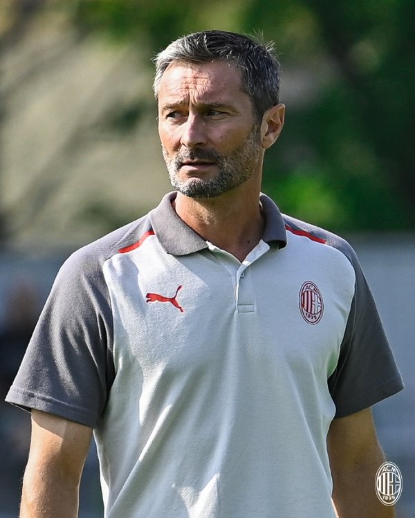 冈茨：当初是国米条目我离开，但我加盟米兰后以至连一又友齐长短我