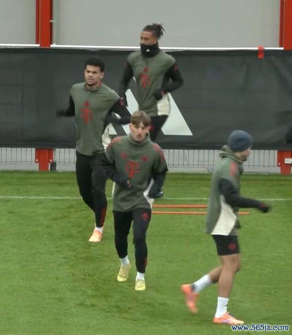 伤情无碍！图片报：卡尔已追想查验，拜仁全员仅穆西亚拉未合练