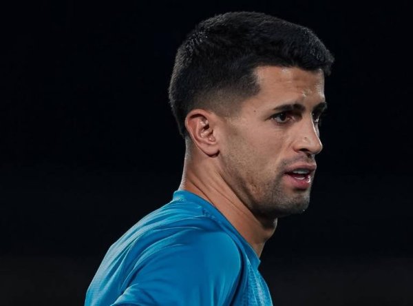 沙媒：坎塞洛奉告月牙高层我方念念离队，但小因扎吉不念念放他走